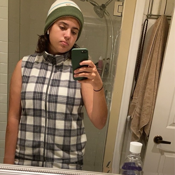 Meet your Posher, Issi - Picture 5 of 5